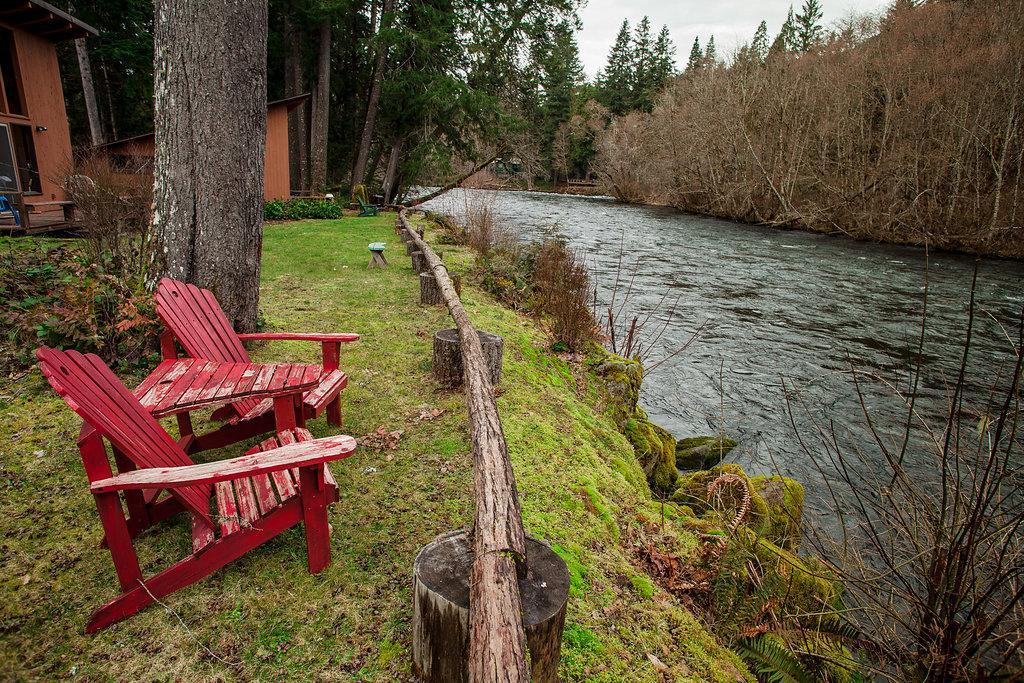 Loloma Lodge And Cabins McKenzie Bridge Exterior photo